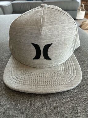 Hurley Heather Gray Snapback with Black Logo